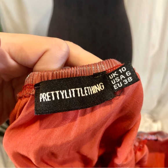 💸 5/20 PrettyLittleThing Gathered Puff Sleeve Iridescent High Shine Crop Top - Picture 9 of 9